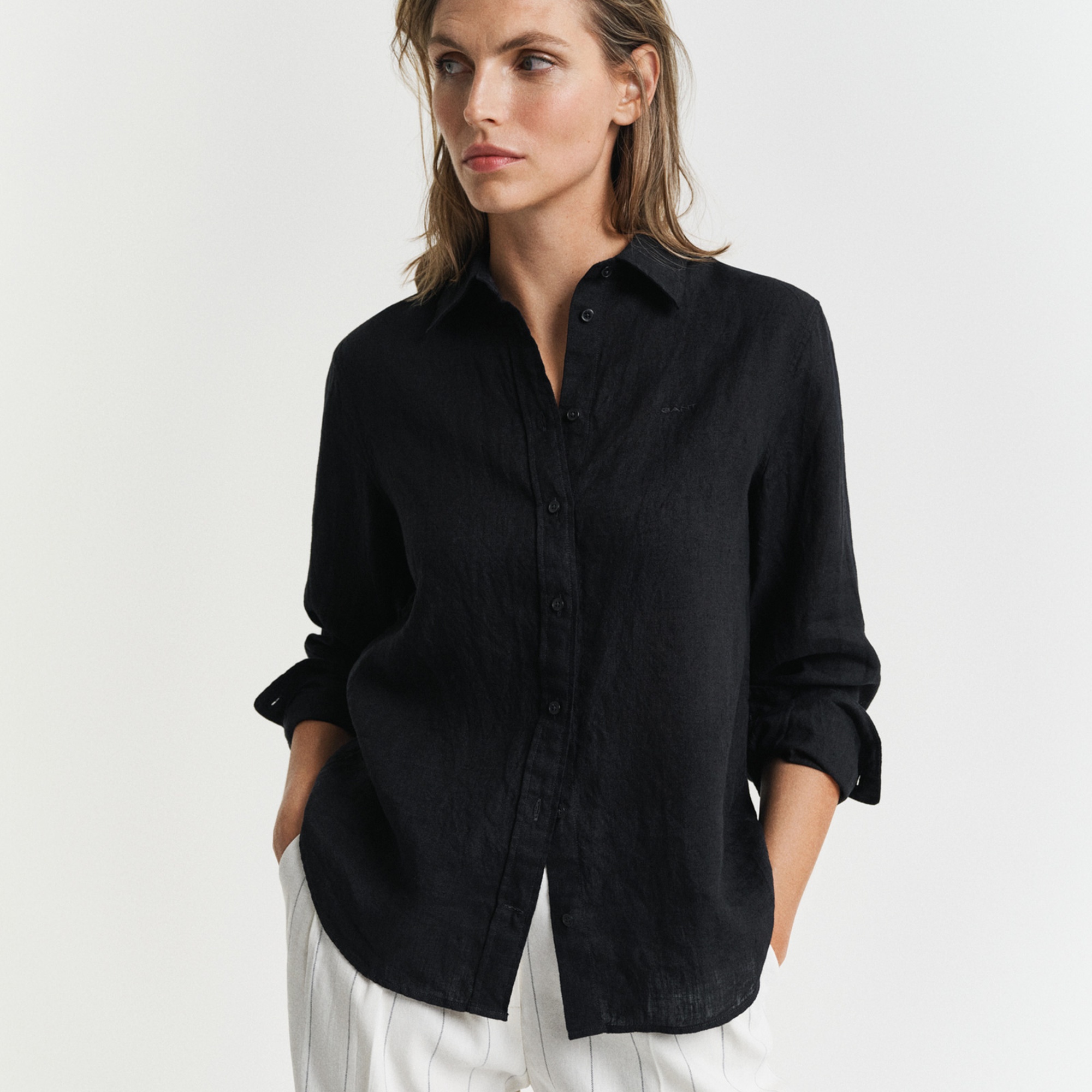 GANT Kadın Siyah Regular Fit Klasik Yaka Gömlek