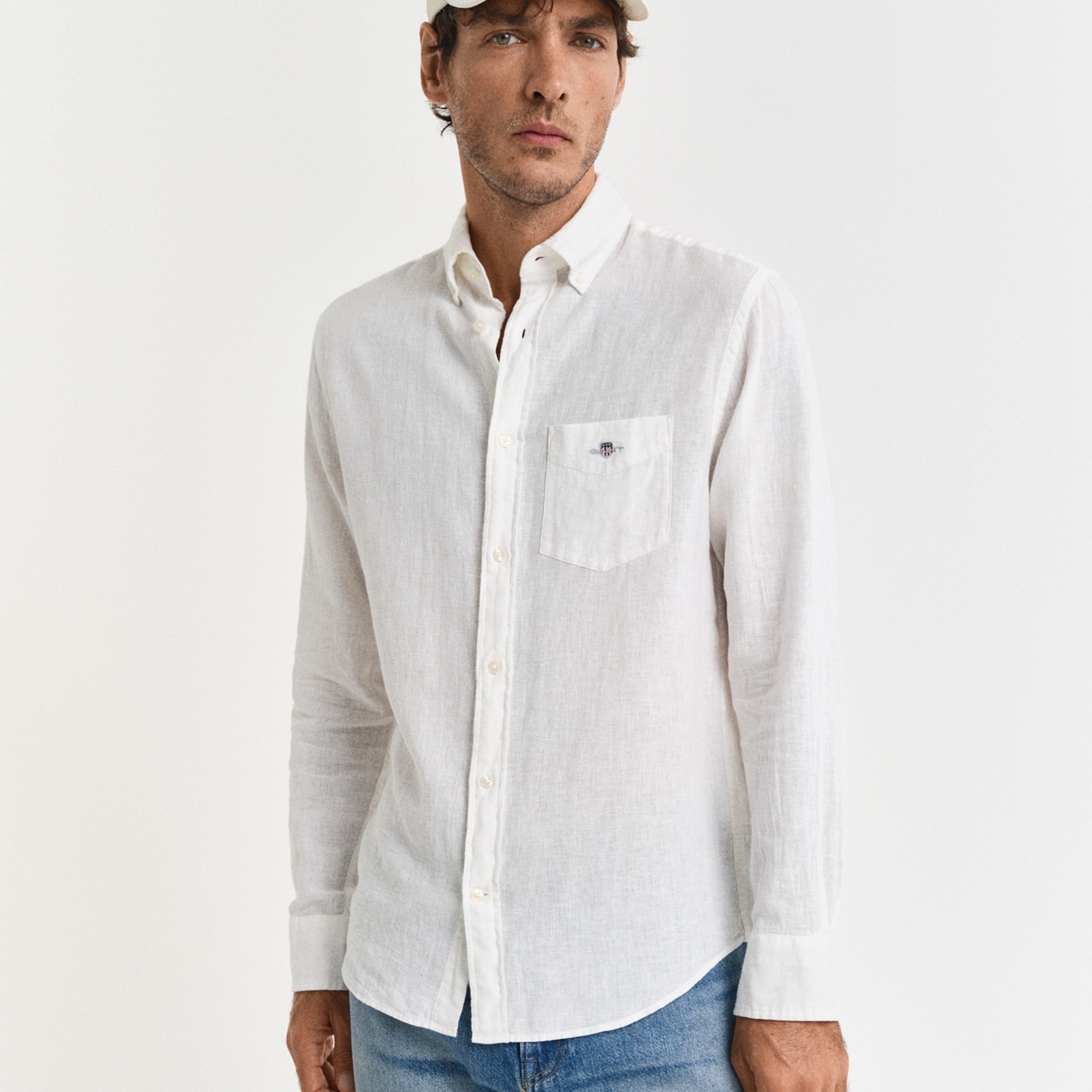GANT Erkek Beyaz Regular Fit Düğmeli Yaka Keten Gömlek