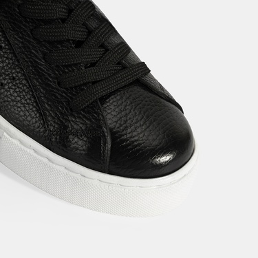  Kadın Siyah Bağcıklı Deri Günlük Ayakkabı