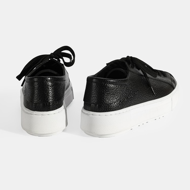  Kadın Siyah Bağcıklı Deri Günlük Ayakkabı