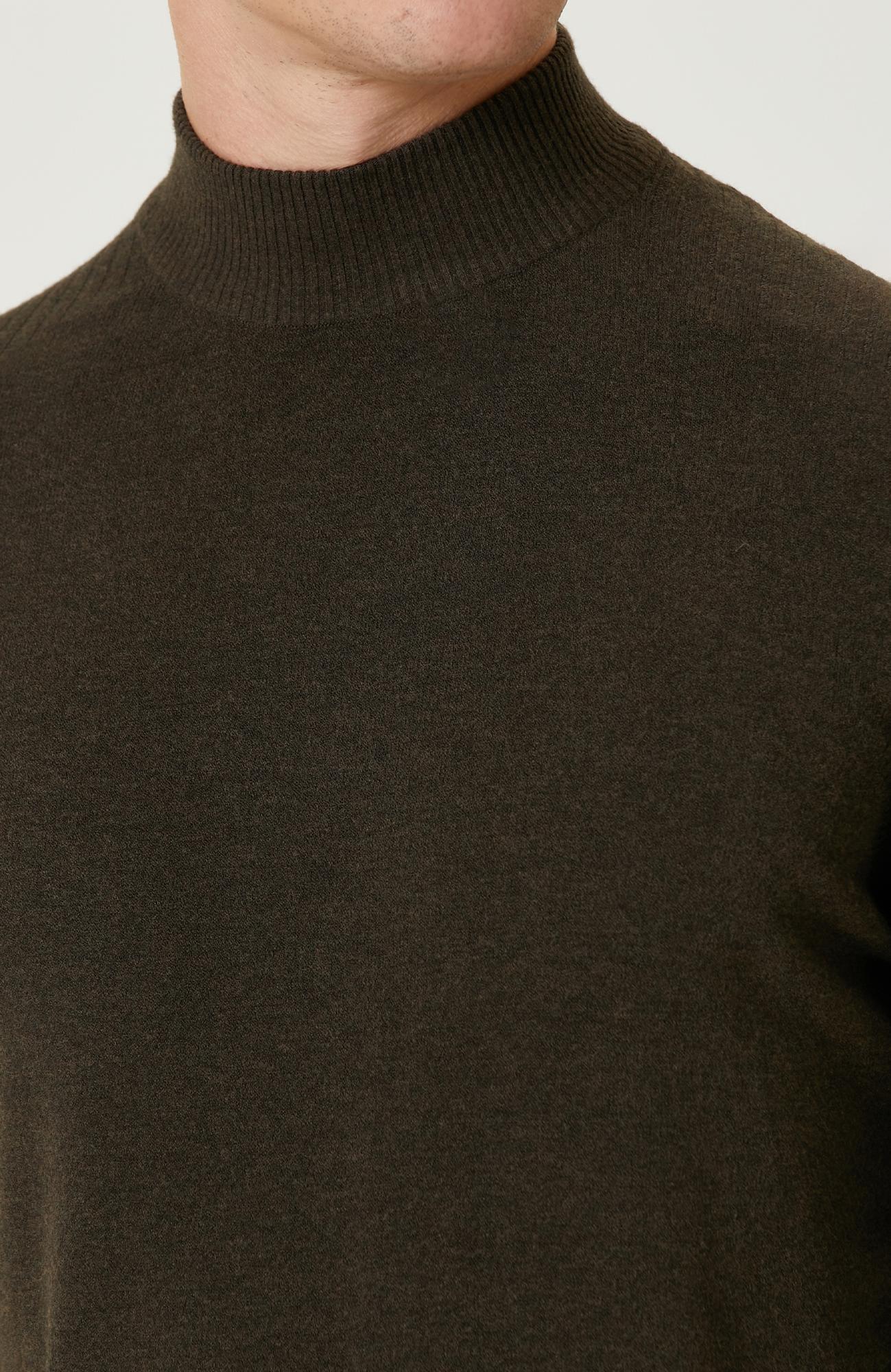 Network Erkek Haki Yarım Balıkçı Yaka Kazak