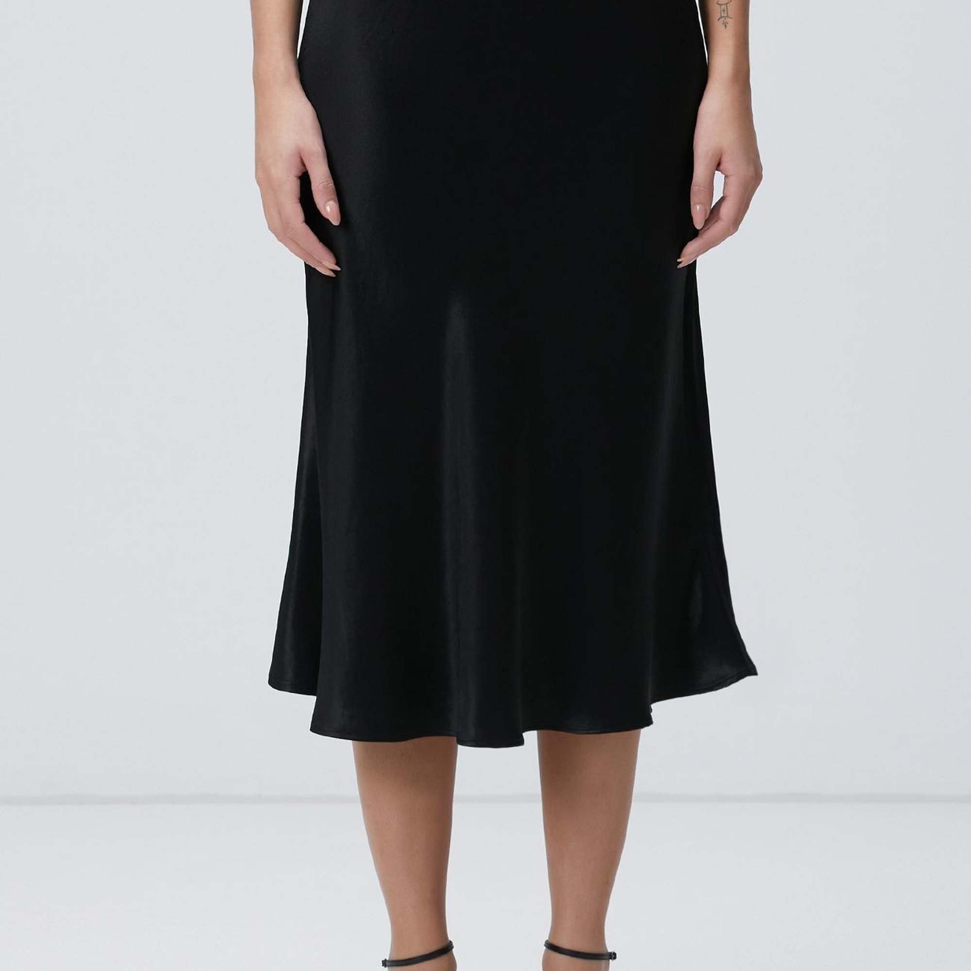 Network Kadın Siyah Saten Etek