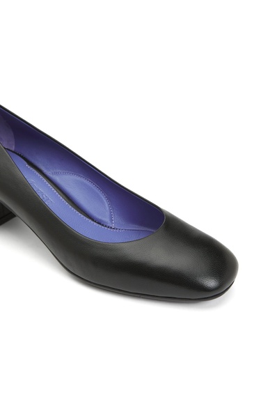  Divarese Kadın Siyah Deri Kalın Topuklu Ayakkabı