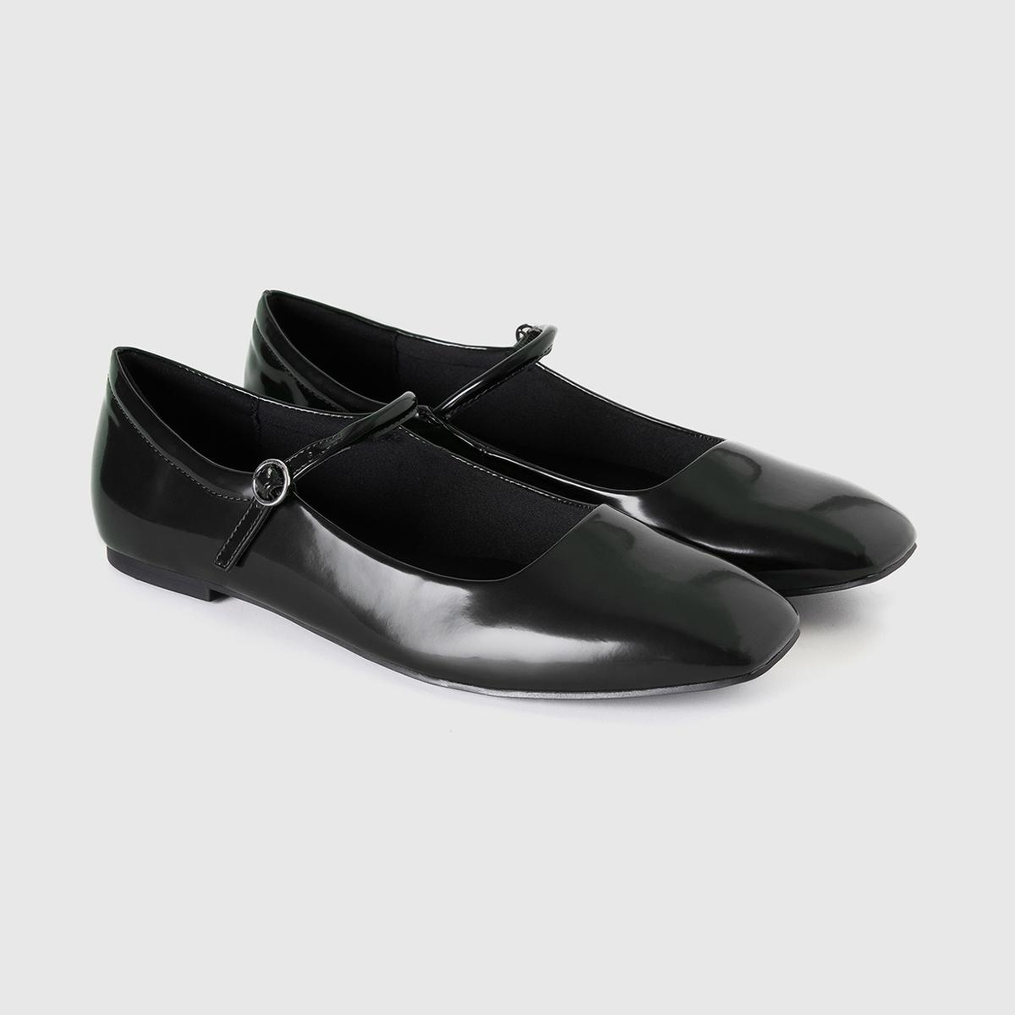 Kadın Siyah Küt Burun Tek Bantlı Düz Babet