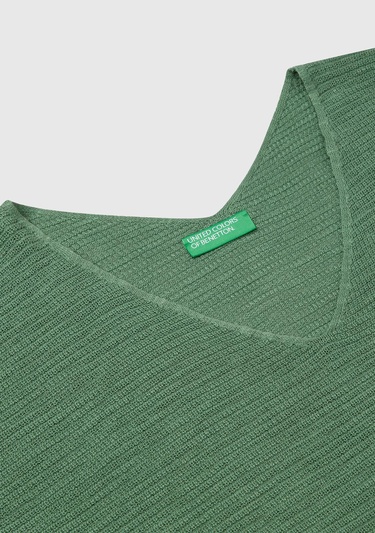  Kadın Açık Yeşil Pamuk ve Keten Karışımlı Çizgili Dikişsiz V Yaka Kısa Kollu Üst