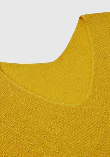  Kadın Sarı Pamuk ve Keten Karışımlı Çizgili Dikişsiz V Yaka Kısa Kollu Üst