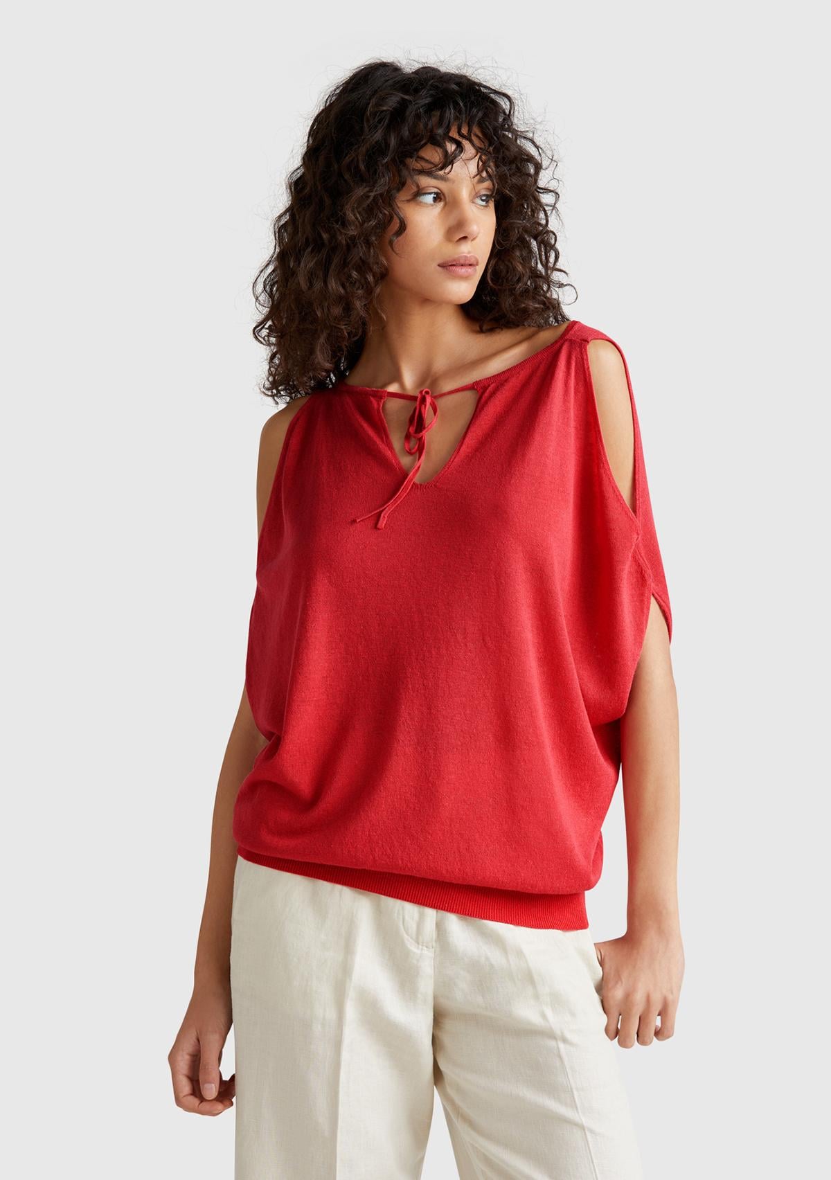  Kadın Mercan Keten Karışımlı Omzu Açık Triko Kazak