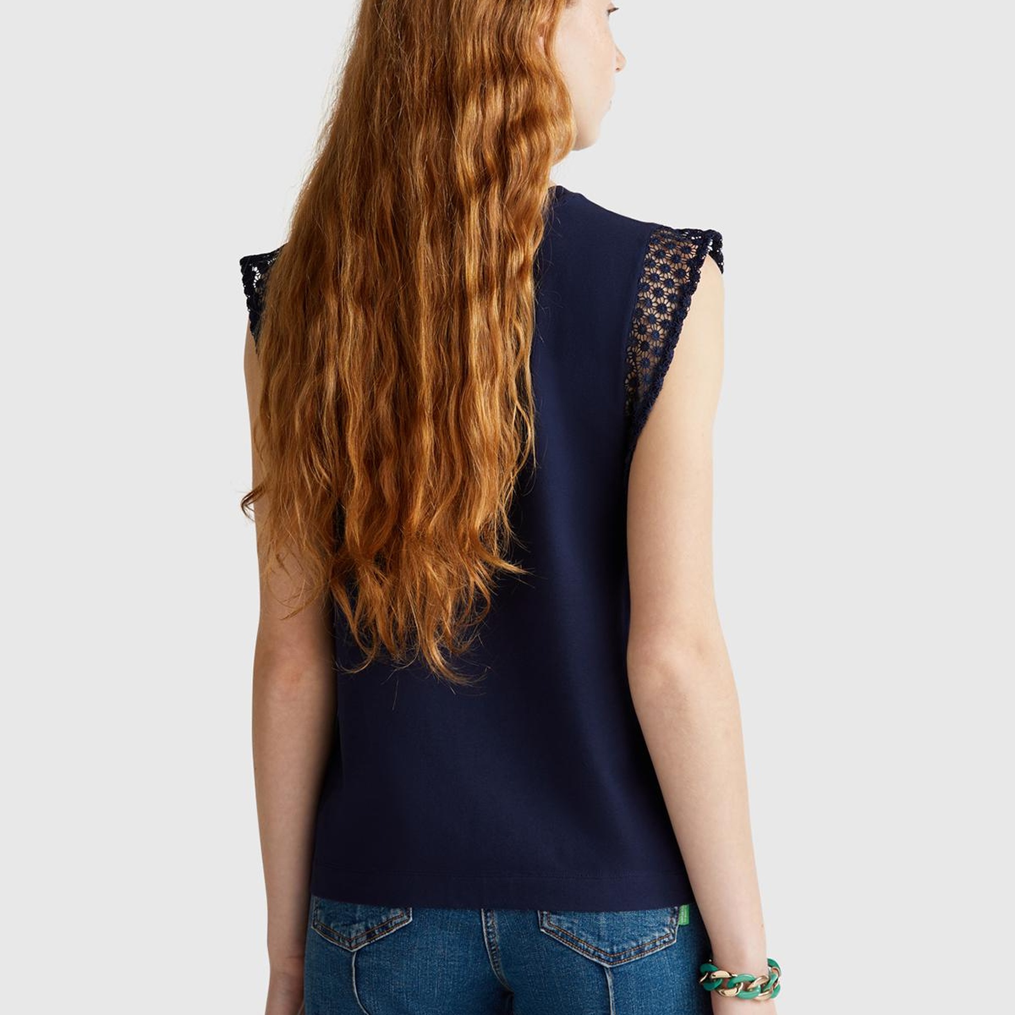 Kadın Lacivert Dantel Detaylı Kolsuz Esnek T-Shirt