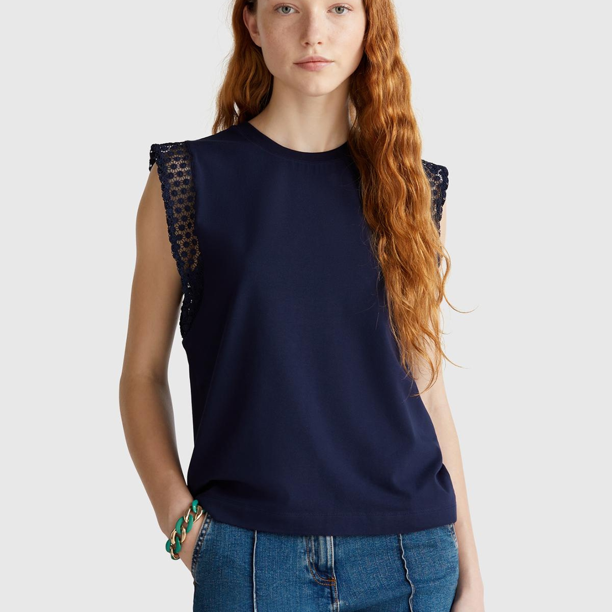 Kadın Lacivert Dantel Detaylı Kolsuz Esnek T-Shirt