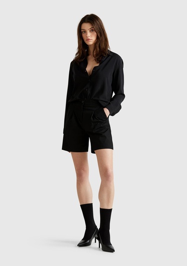  Kadın Siyah Streç Pamuklu Arka Beli Lastikli Straight Fit Bermuda Şort