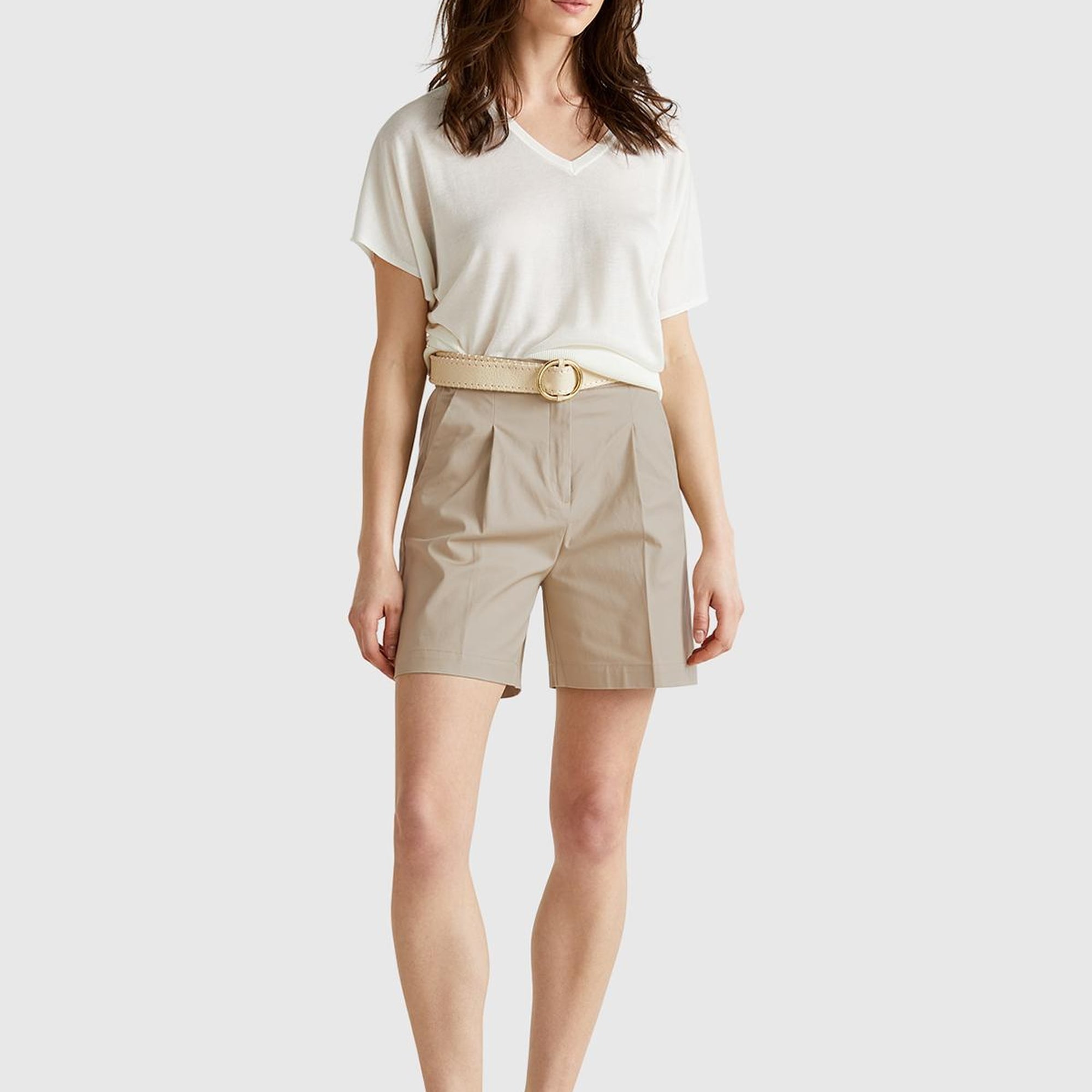 Kadın Bej Streç Pamuklu Arka Beli Lastikli Straight Fit Bermuda Şort