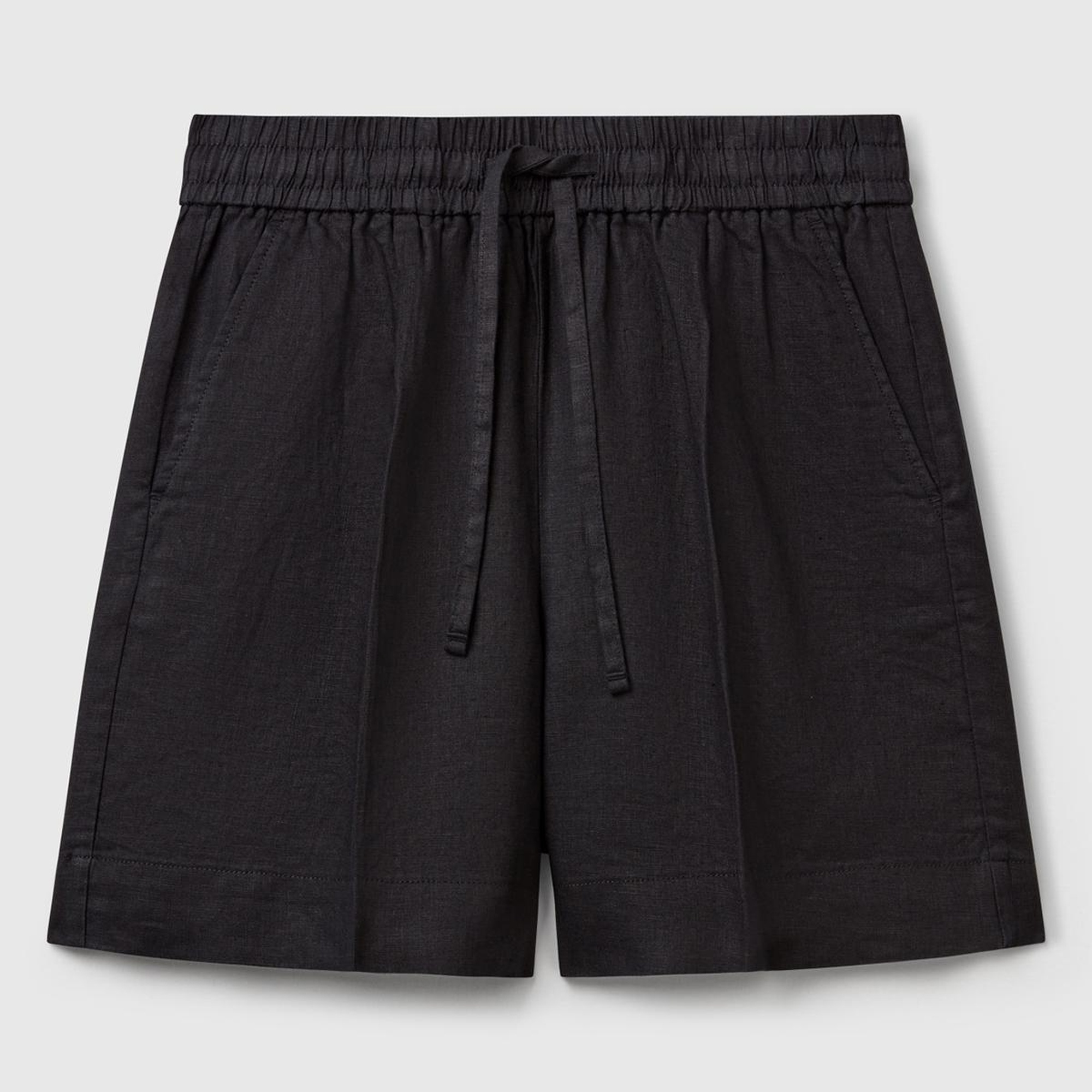 Kadın Siyah %100 Keten Büzgü İpli Cepli Bermuda Şort