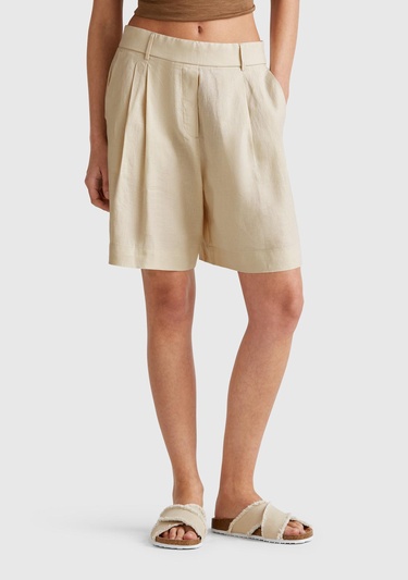  Kadın Taş Rengi %100 Keten Arka Beli Lastikli Pileli Relax Fit Bermuda Şort