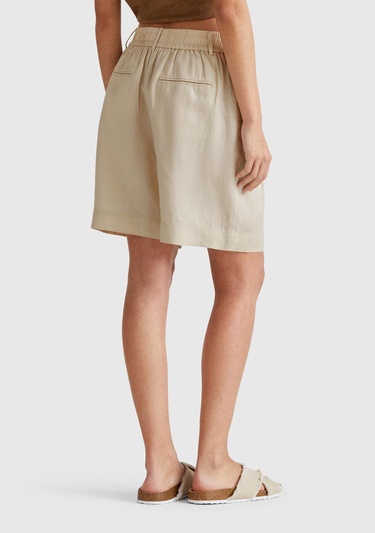  Kadın Taş Rengi %100 Keten Arka Beli Lastikli Pileli Relax Fit Bermuda Şort