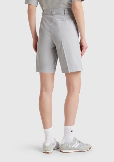  Kadın Gri Pamuk Karışımlı Önü Düğmeli Regular Fit Bermuda Şort