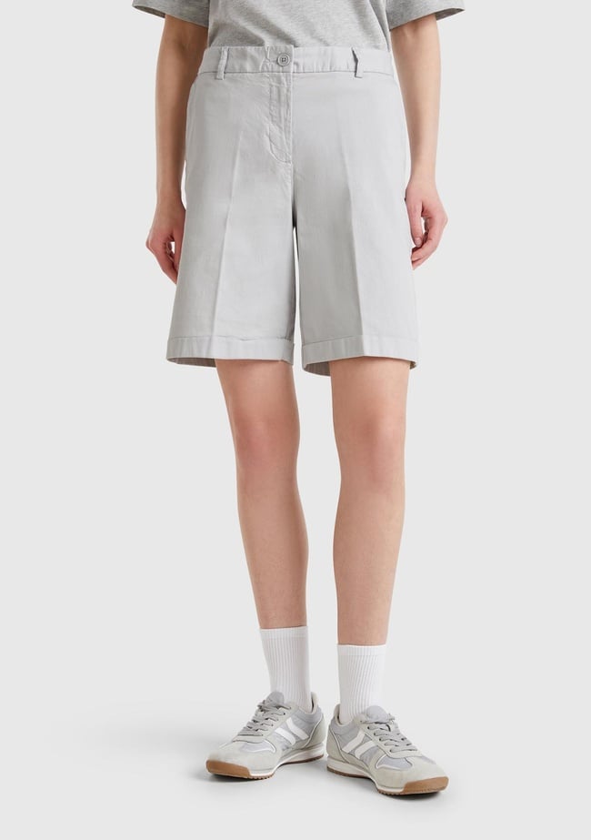  Kadın Gri Pamuk Karışımlı Önü Düğmeli Regular Fit Bermuda Şort