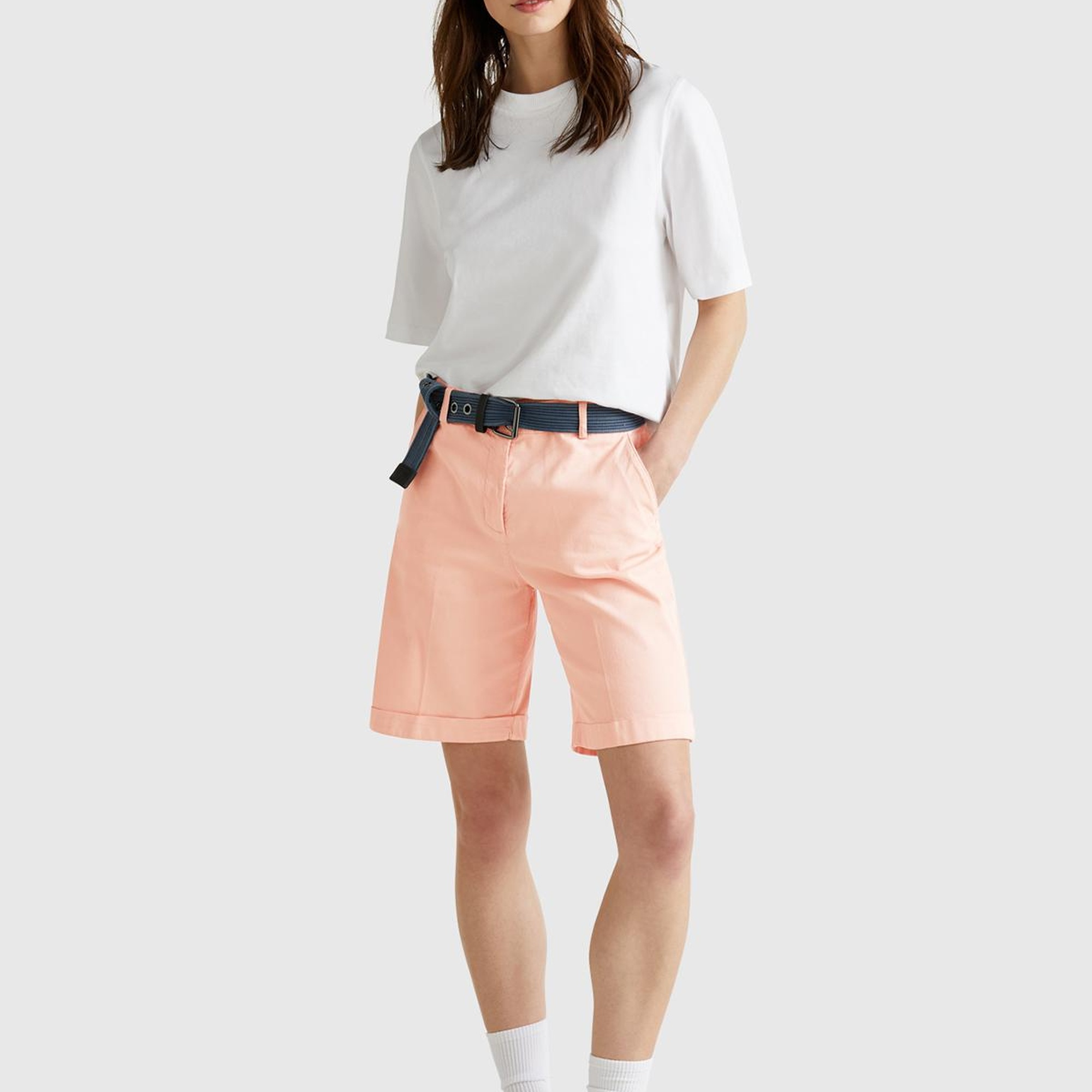 Kadın Pembe Pamuk Karışımlı Önü Düğmeli Regular Fit Bermuda Şort