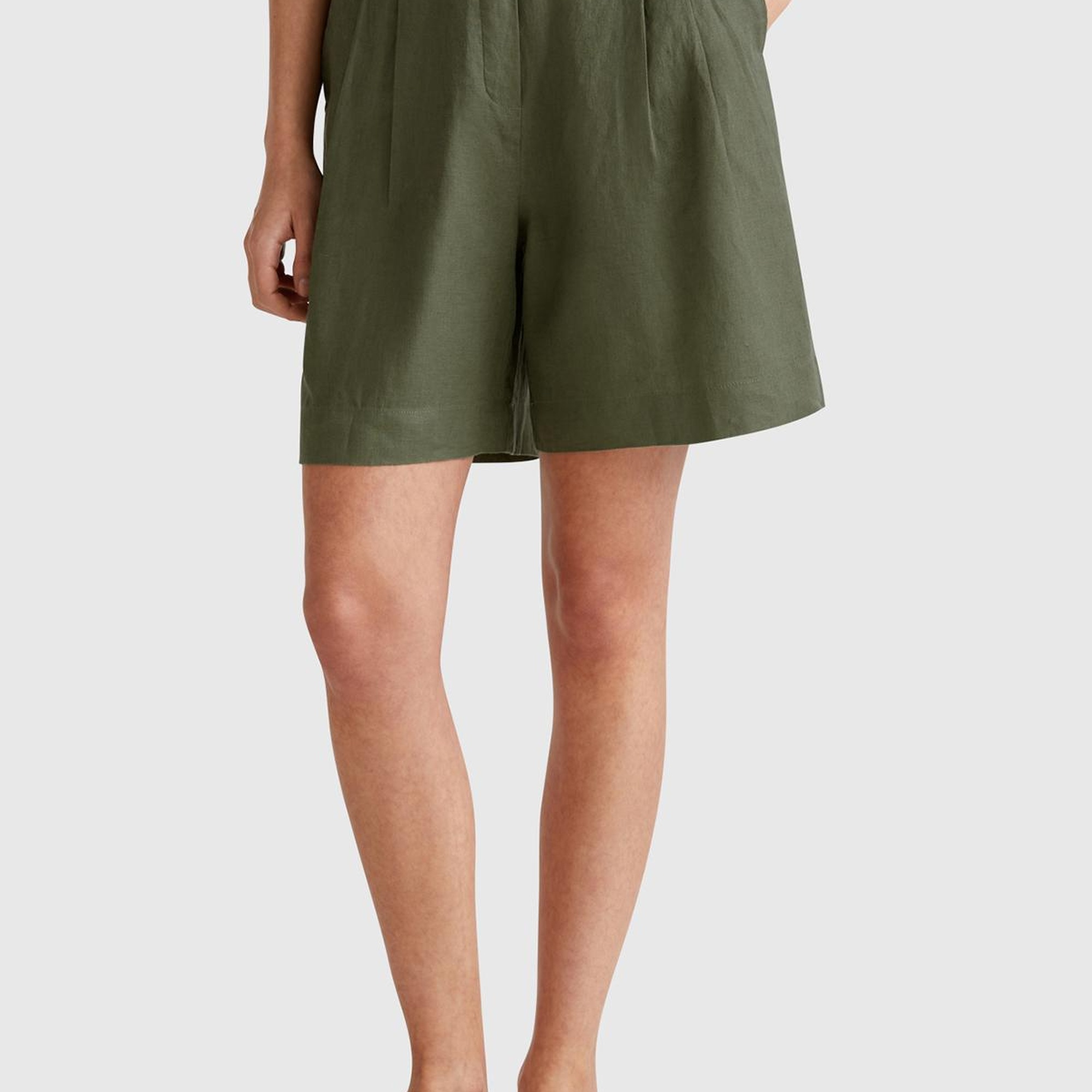 Kadın Haki %100 Keten Arka Beli Lastikli Pileli Relax Fit Bermuda Şort