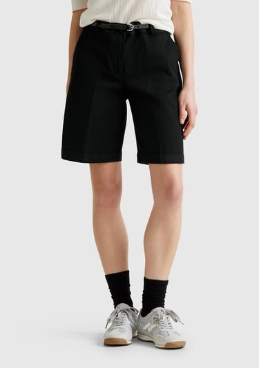  Kadın Siyah Pamuk Karışımlı Önü Düğmeli Regular Fit Bermuda Şort