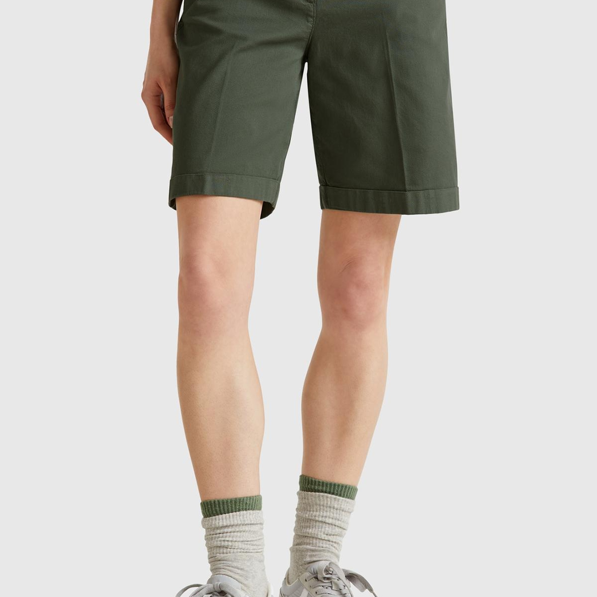 Kadın Haki Pamuk Karışımlı Önü Düğmeli Regular Fit Bermuda Şort