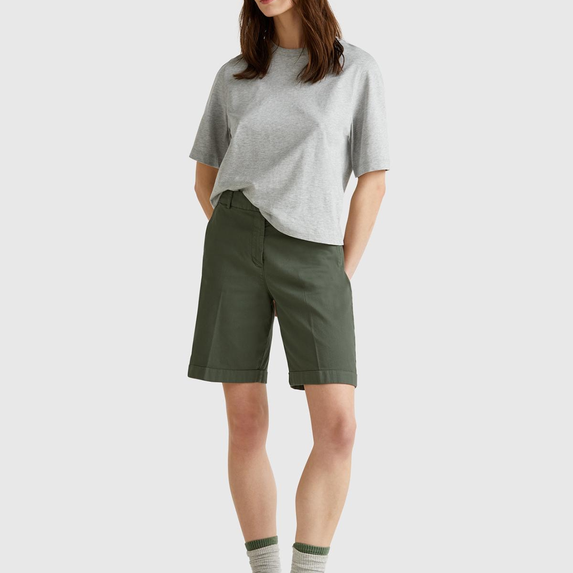 Kadın Haki Pamuk Karışımlı Önü Düğmeli Regular Fit Bermuda Şort