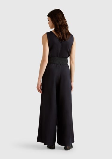  Kadın Siyah %100 Keten Kuşaklı Bedeni Oturan Wide Leg V Yaka Tulum