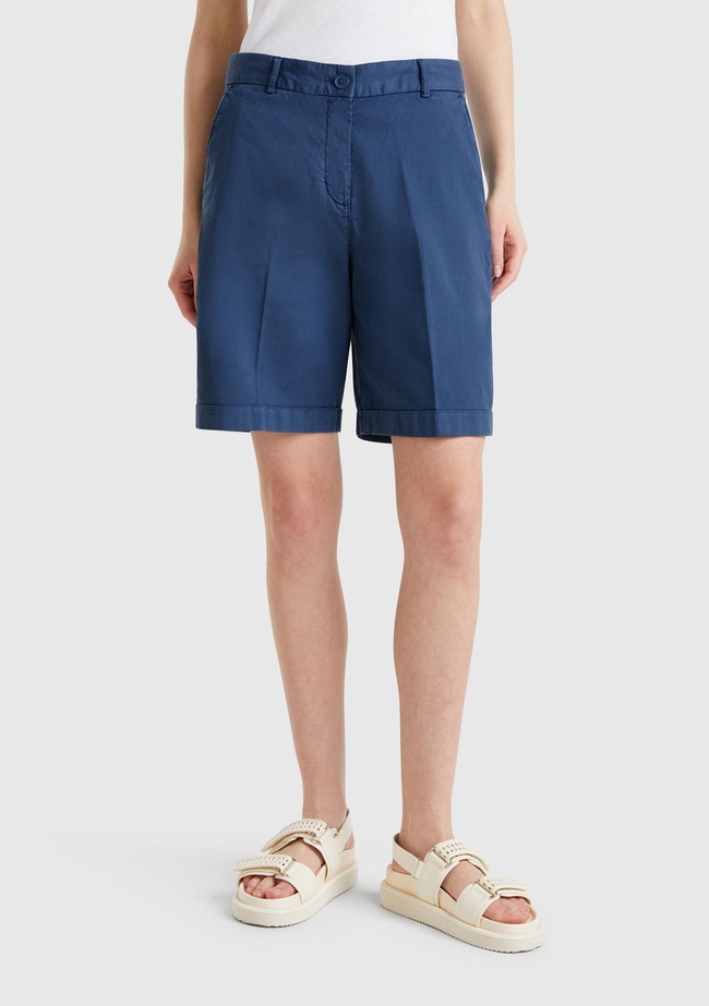  Kadın Denim Pamuk Karışımlı Önü Düğmeli Regular Fit Bermuda Şort