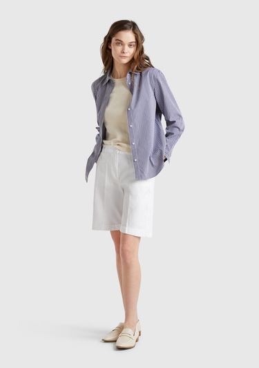  Kadın Beyaz Pamuk Karışımlı Önü Düğmeli Regular Fit Bermuda Şort