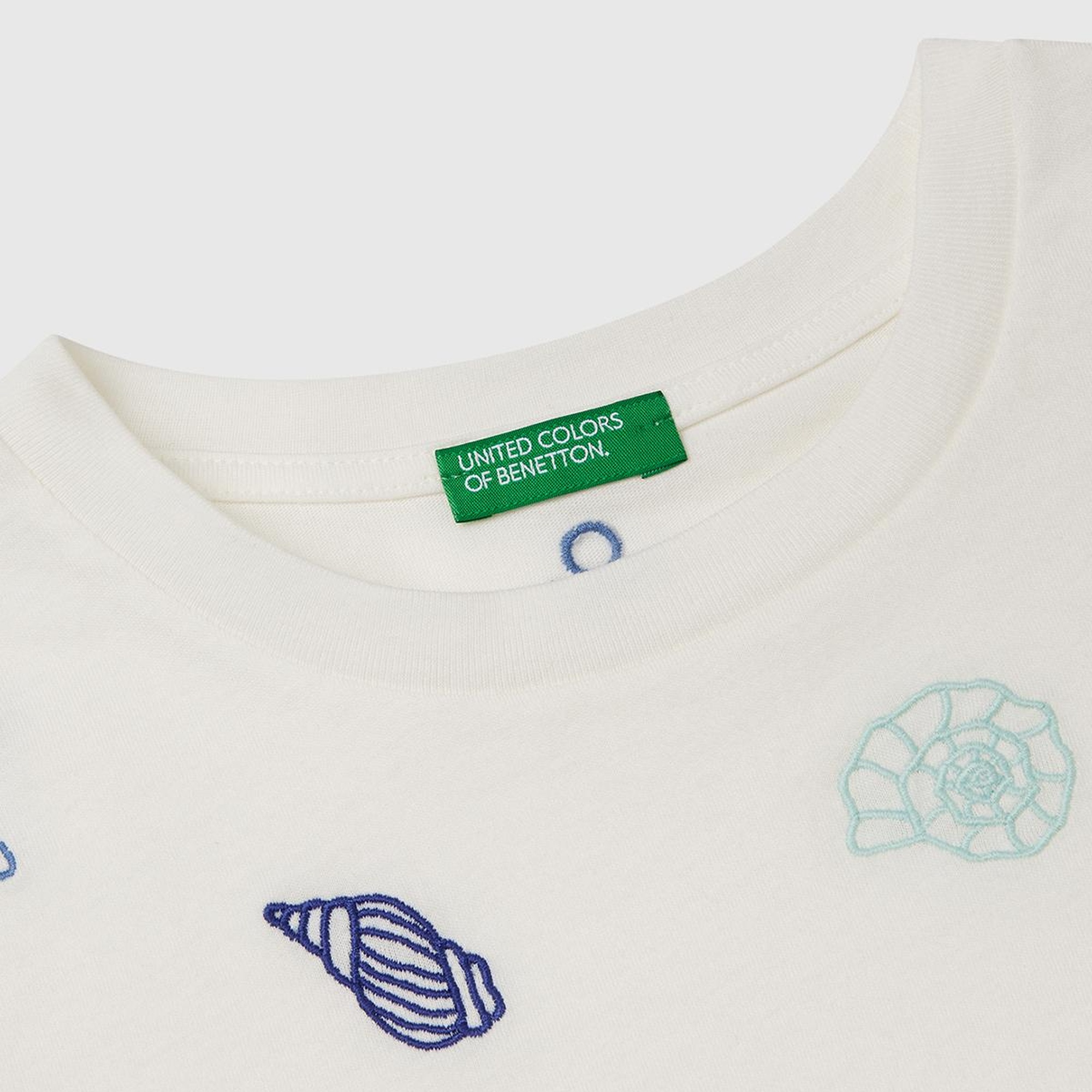 Kız Çocuk Beyaz Baskılı Logo İşleme Detaylı Crop T-Shirt