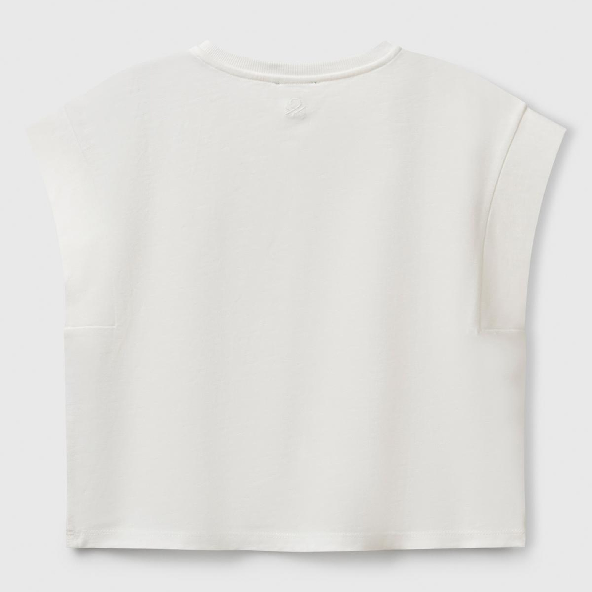 Kız Çocuk Beyaz Önü Makrome İşlemeli Arkası Logo Baskılı T-Shirt