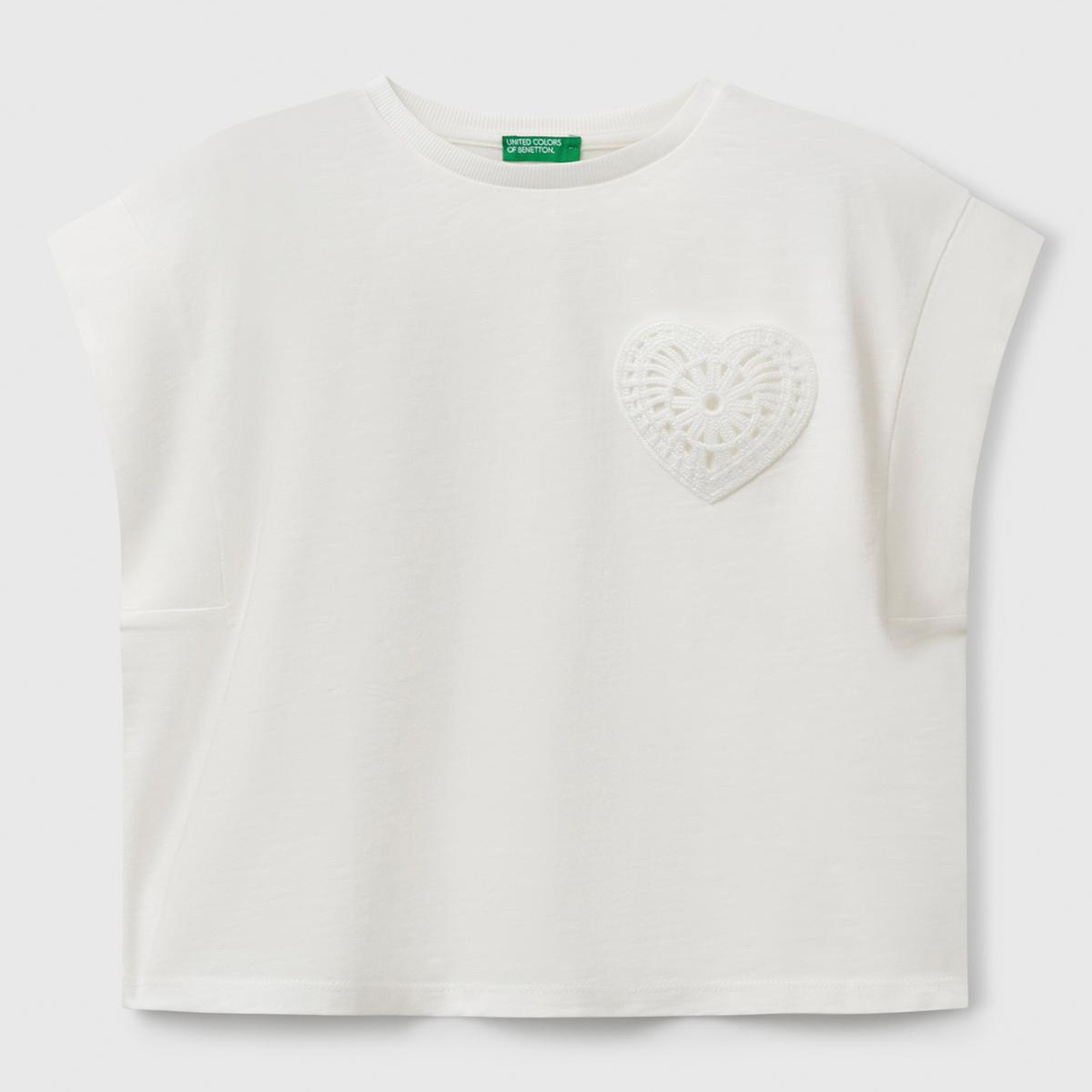 Kız Çocuk Beyaz Önü Makrome İşlemeli Arkası Logo Baskılı T-Shirt