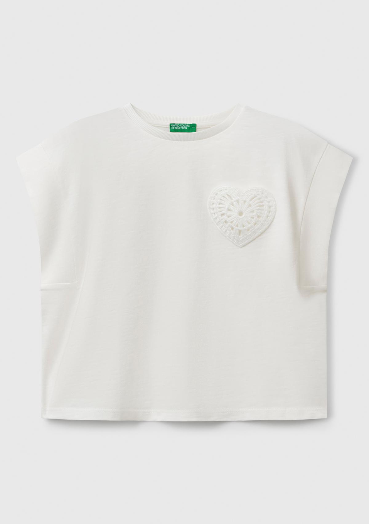  Kız Çocuk Beyaz Önü Makrome İşlemeli Arkası Logo Baskılı T-Shirt