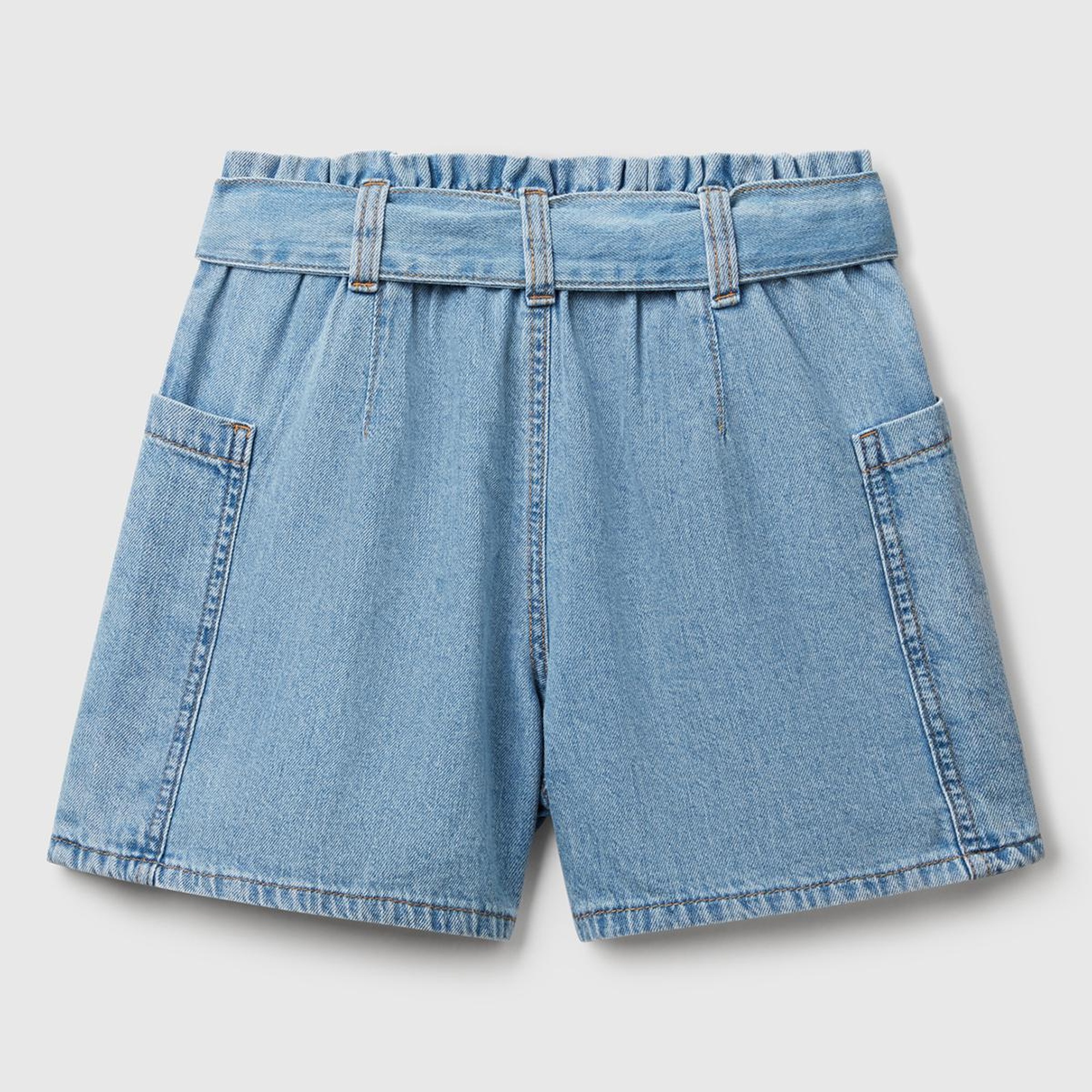 Kız Çocuk Denim Kuşaklı Beli Büzgülü Logolu Yan Cepli Denim Bermuda Şort