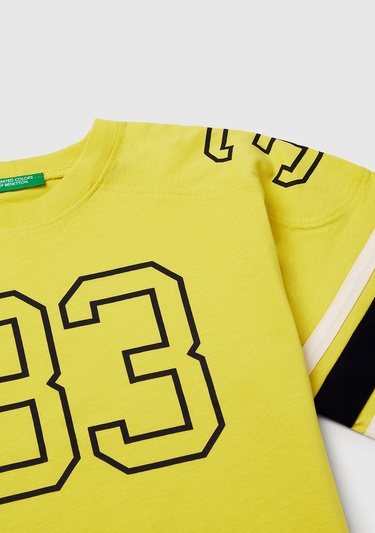  Erkek Çocuk Sarı Baskılı Kolları Şerit Detaylı Oversize T-Shirt