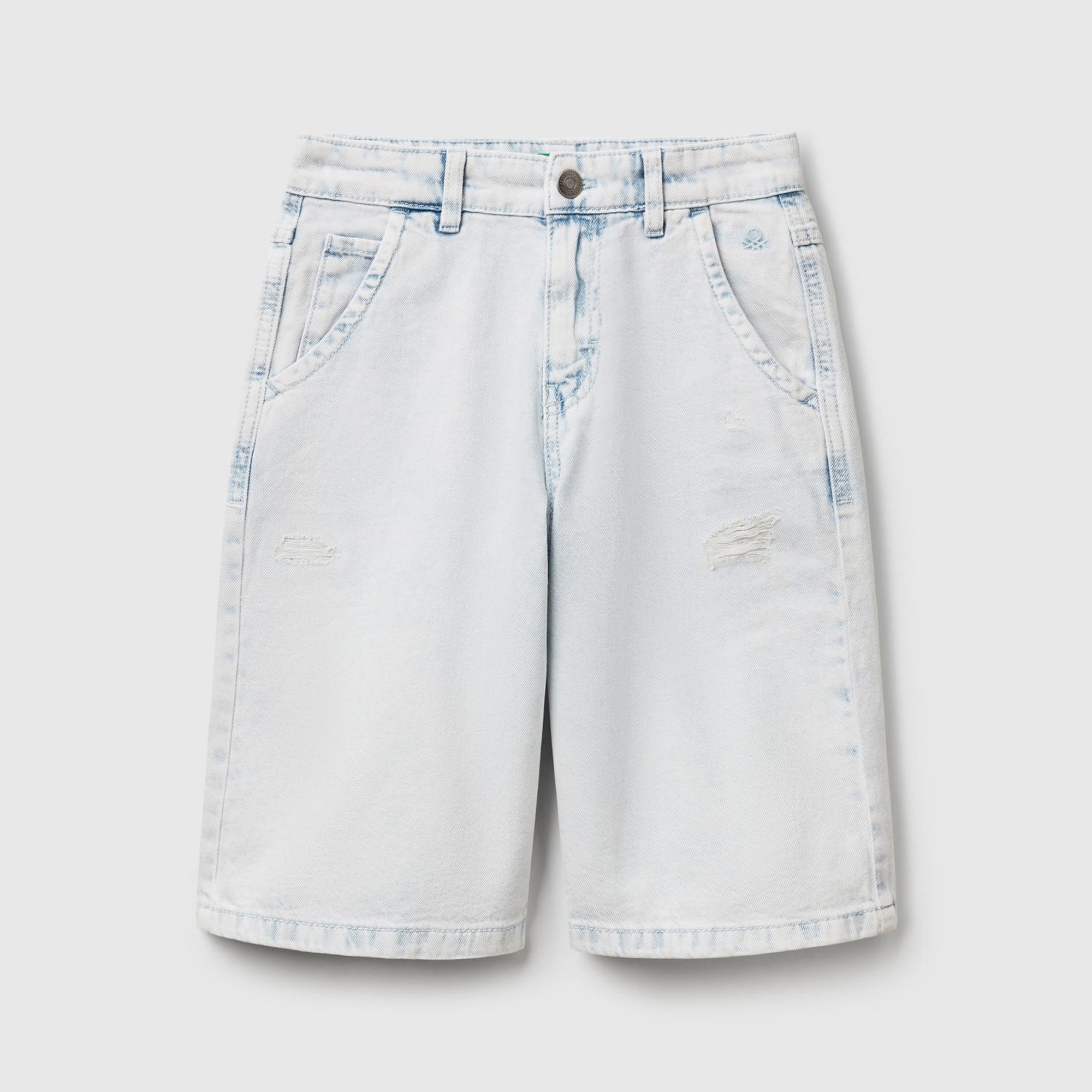 Erkek Çocuk Açık Denim Yırtık Detaylı Ön Cebi Logo Detaylı Denim Bermuda Şort