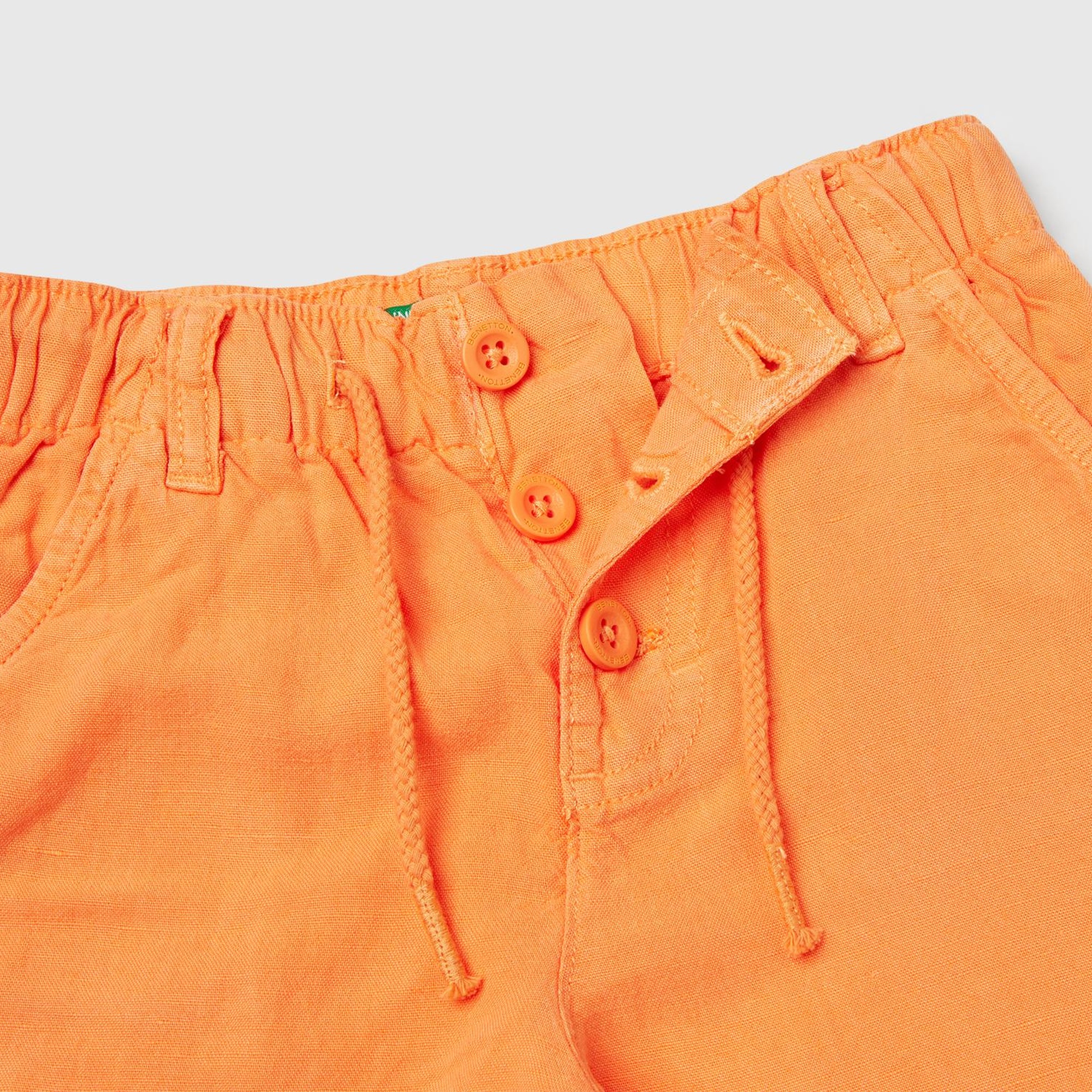 Erkek Çocuk Turuncu Liyosel ve Keten Karışımlı Düğmeli Büzgü İpli Bermuda Şort