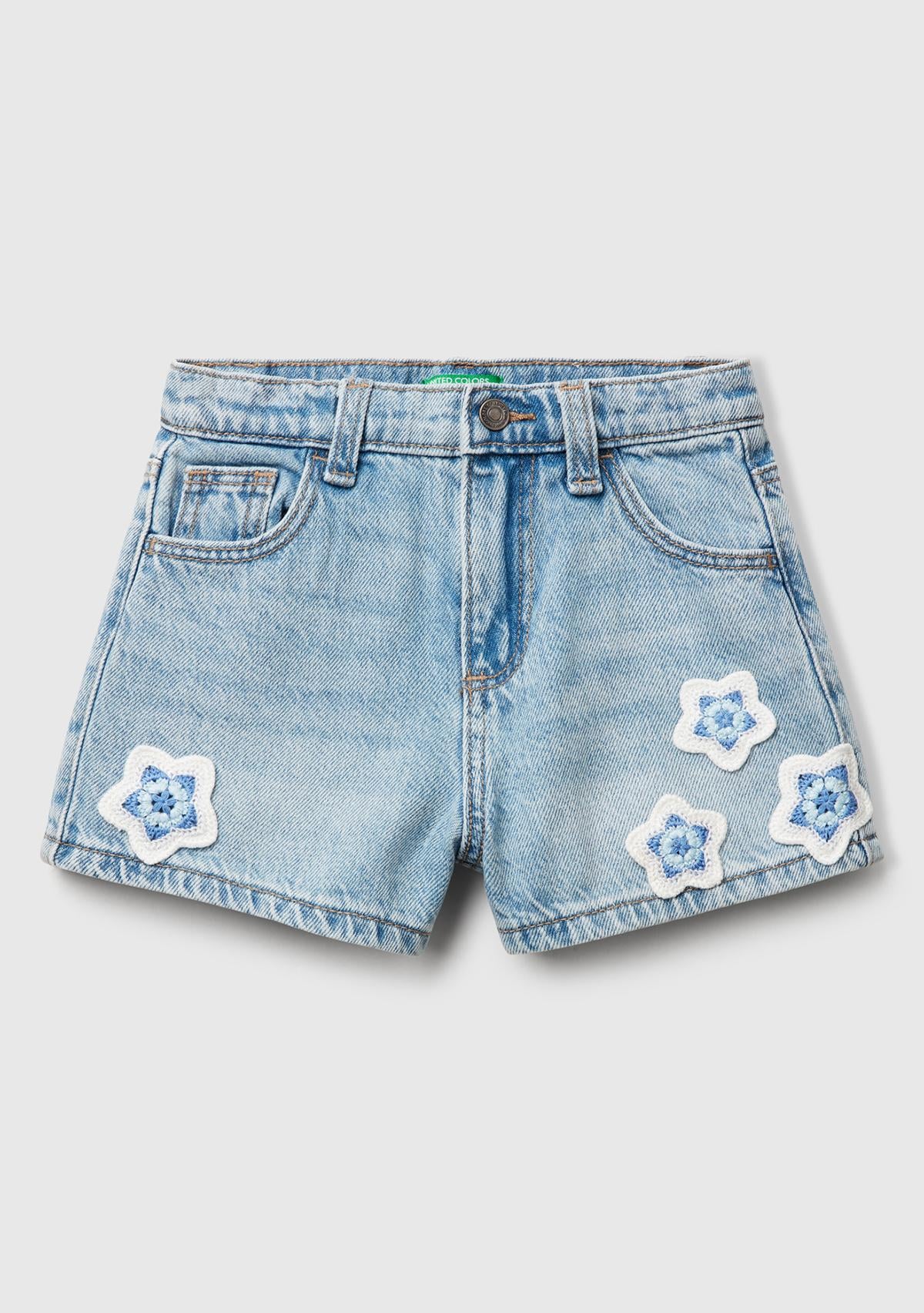  Kız Çocuk Denim Makrome Çiçek Aplikeli Logo İşlemeli Regular Fit Şort