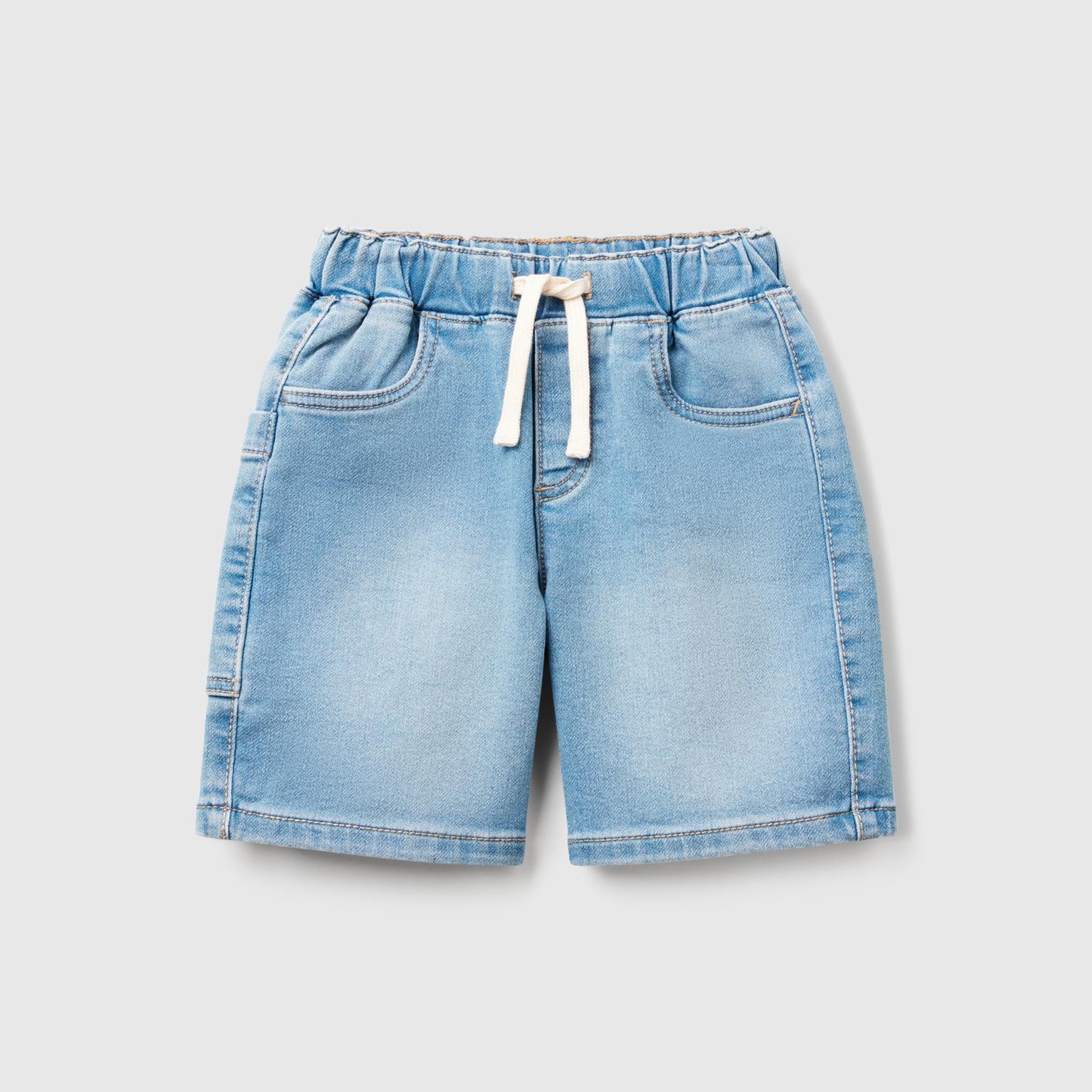 Erkek Çocuk Açık Denim Yan Cebi Logo İşlemeli Büzgü İpli Denim Bermuda Şort