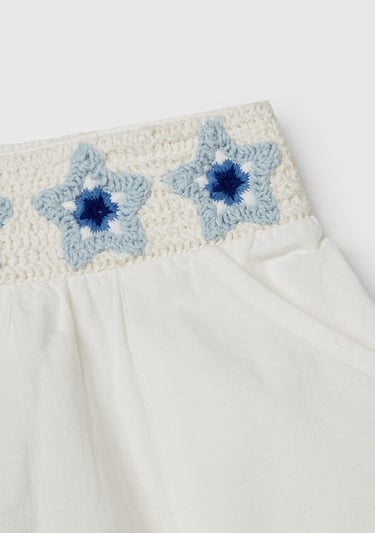  Kız Çocuk Beyaz Beli Makrome Çiçek Aplikeli Lastikli Regular Fit Şort