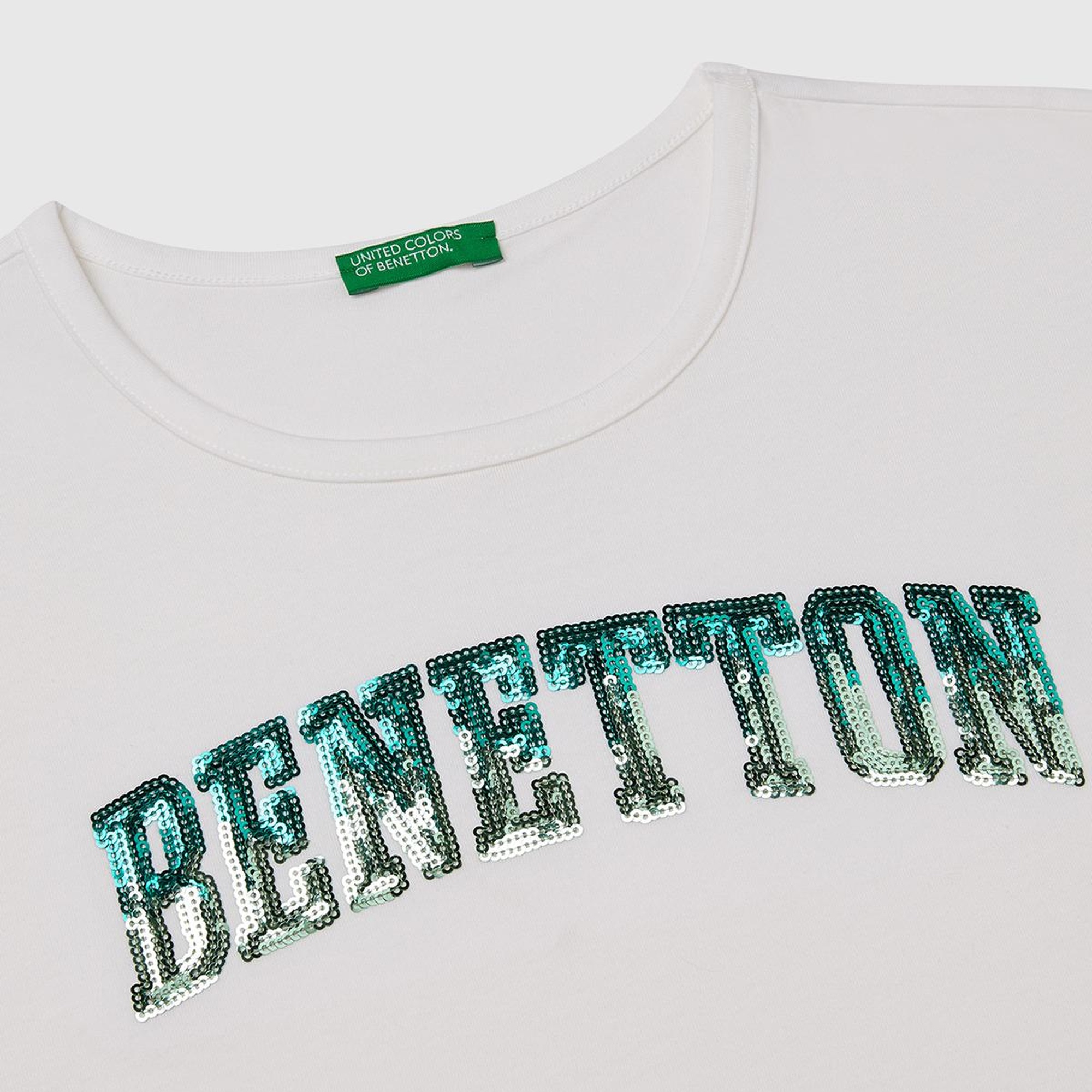 Kız Çocuk Beyaz Benetton Logo Baskılı T-Shirt