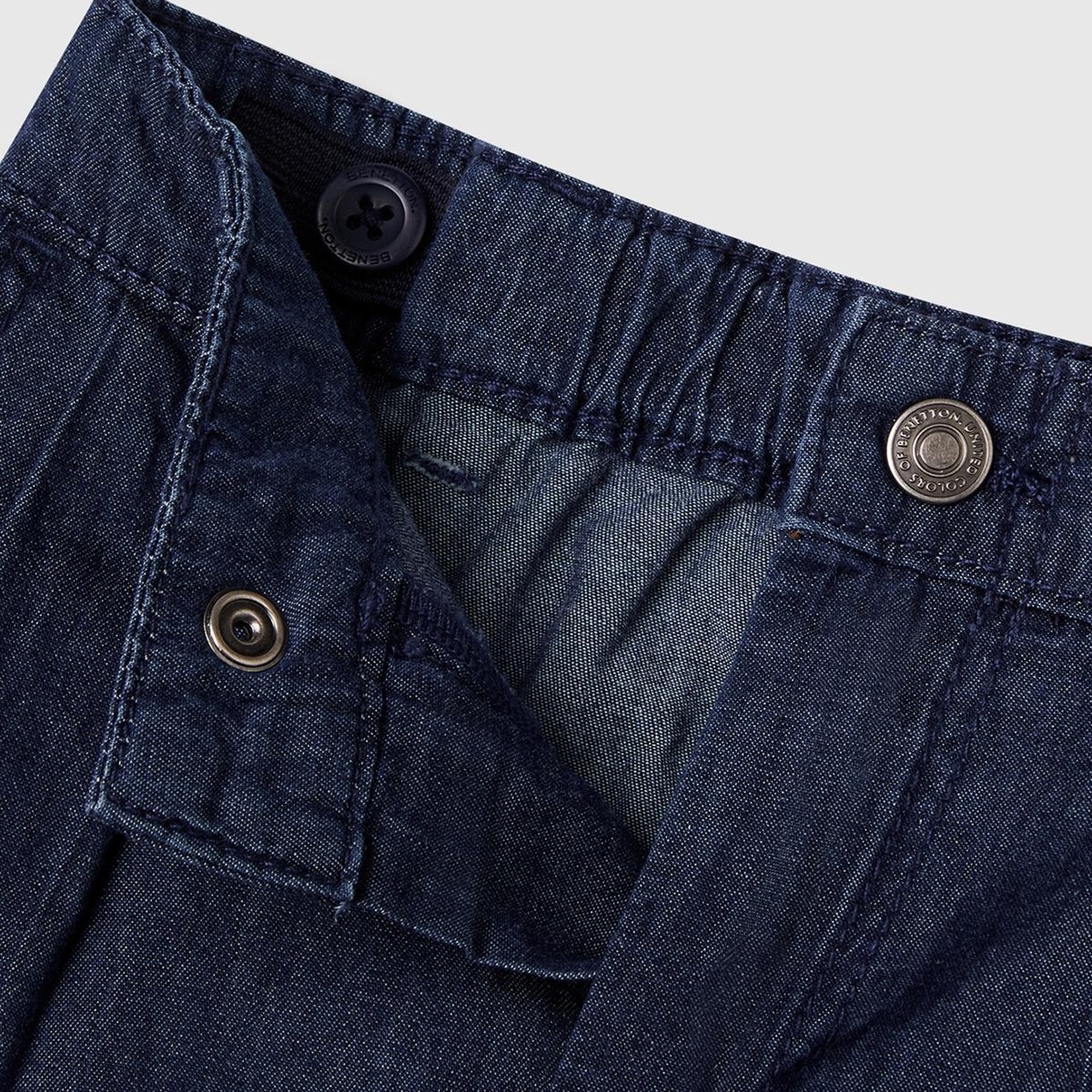 Kız Çocuk Koyu Denim Arka Beli Lastikli Logo İşleme Detaylı Şönil Şort