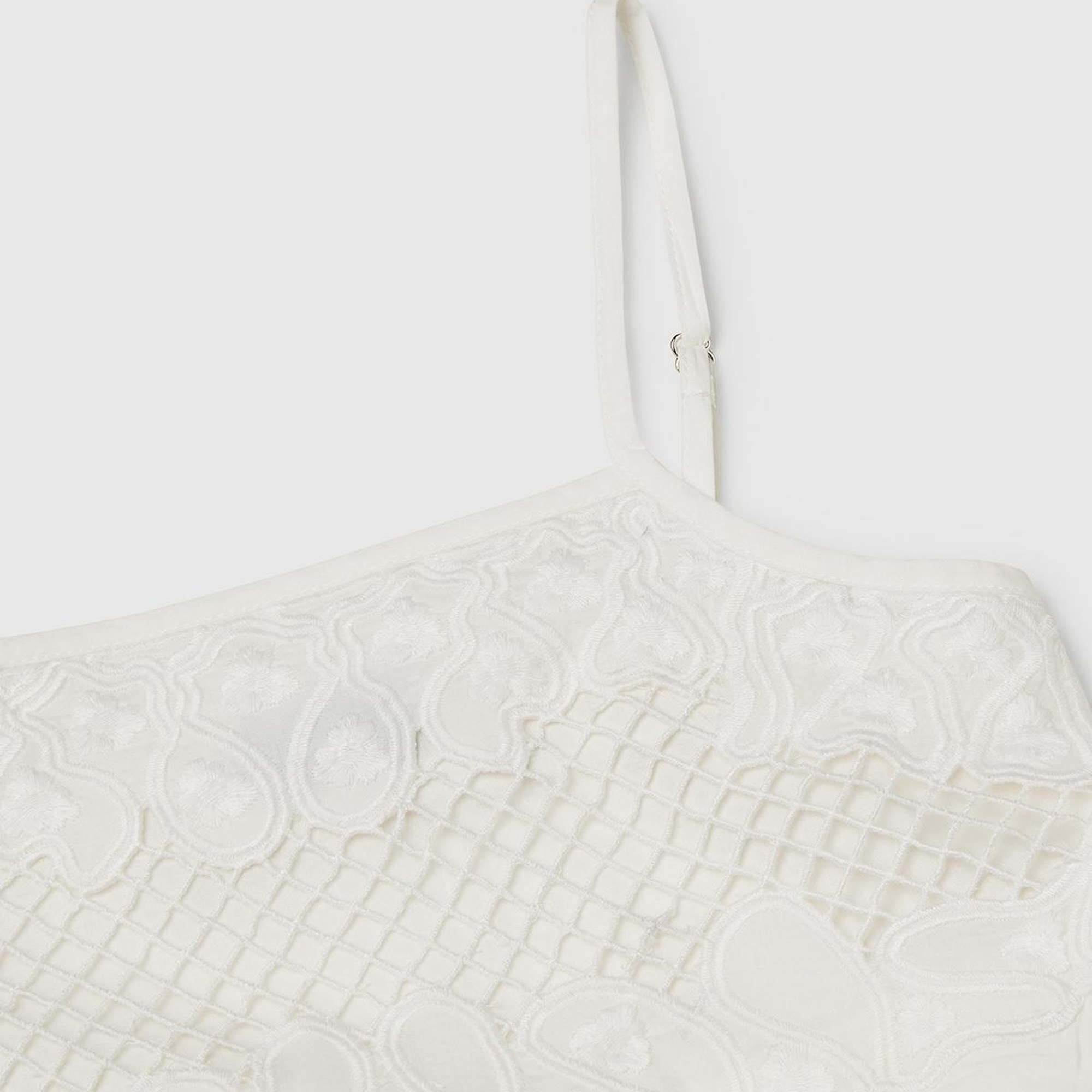 Kız Çocuk Beyaz Üstü İşleme Detaylı Pileli Ayarlanabilir Omuz Askılı Elbise