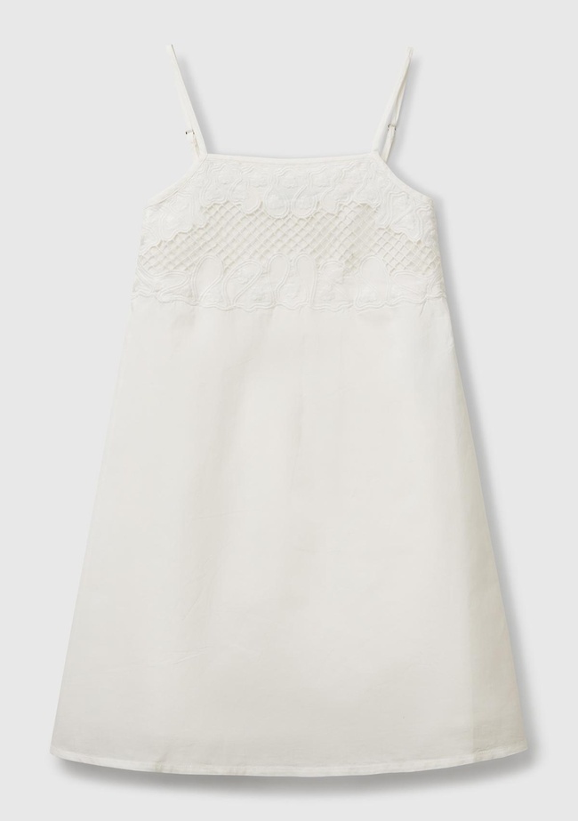  Kız Çocuk Beyaz Üstü İşleme Detaylı Pileli Ayarlanabilir Omuz Askılı Elbise