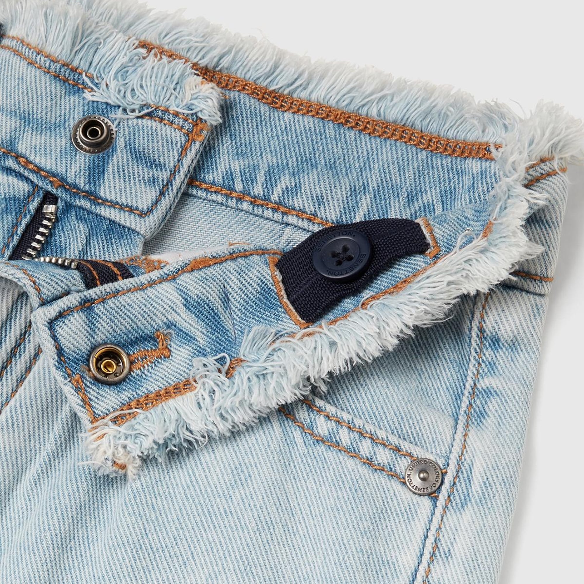 Kız Çocuk Açık Denim Arka Cebi Logo Etiketli Beli Lastikli Denim Şort