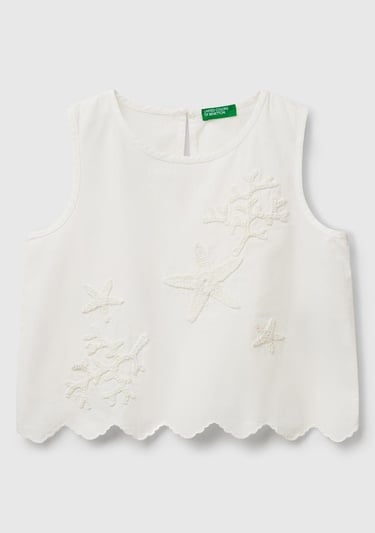  Kız Çocuk Beyaz Önü İşlemeli Arkası Düğmeli Muslin Kolsuz Üst