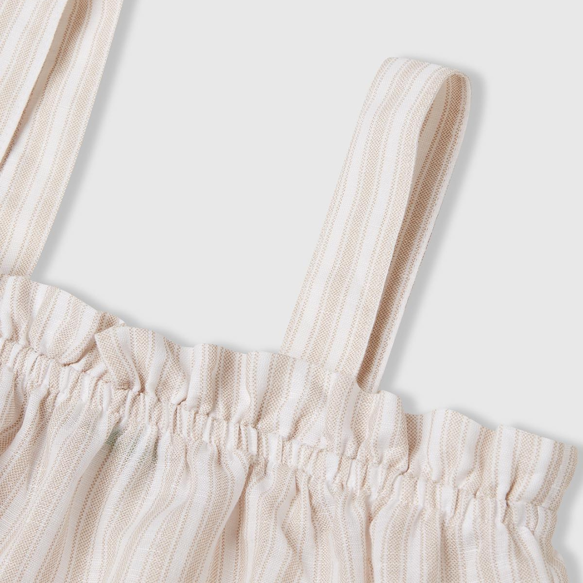 Kız Çocuk Ekru Keten Karışımlı Tamamı Desenli Fırfırlı Askılı Üst