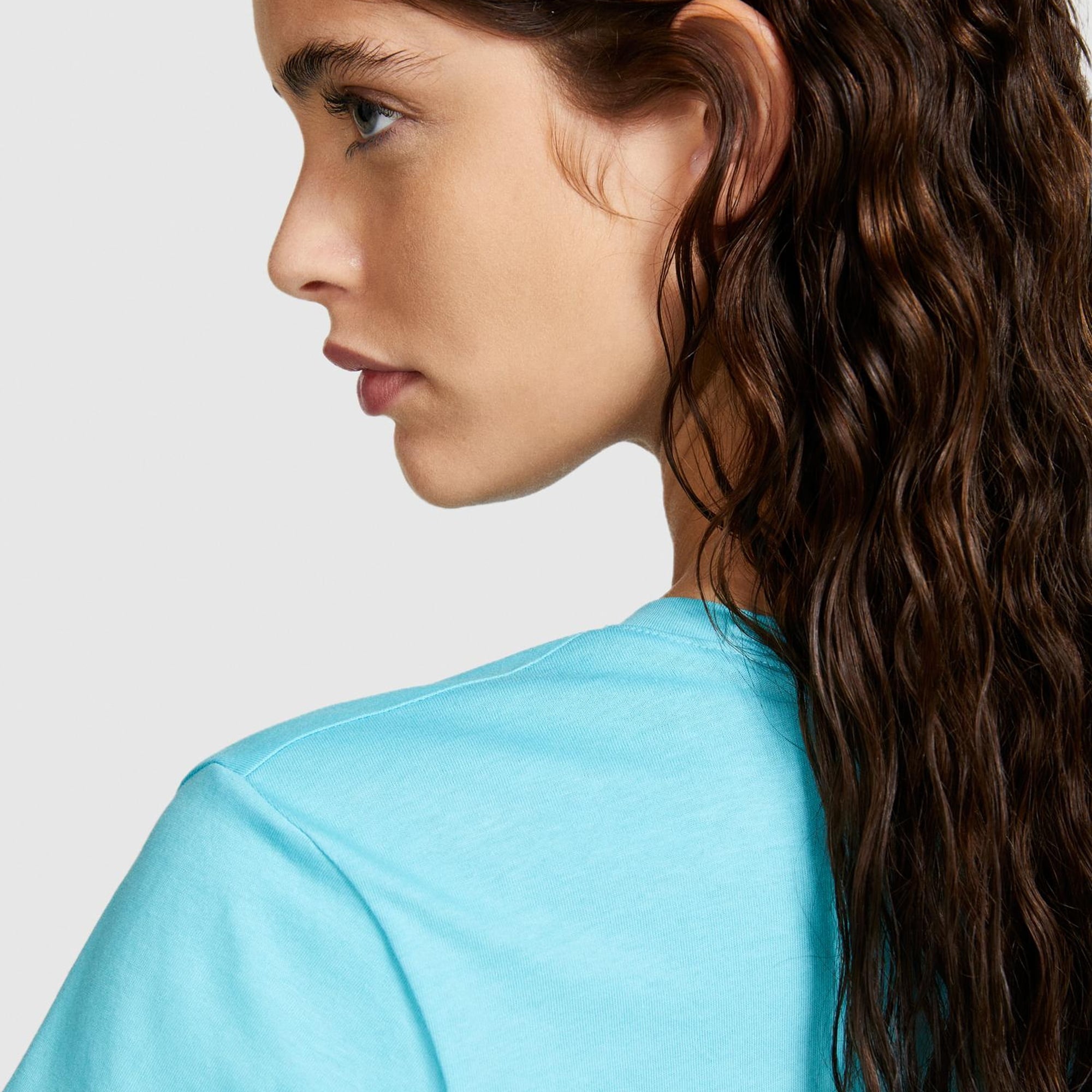 Kadın Açık Mavi %100 Pamuk Yuvarlak Yakalı T-Shirt