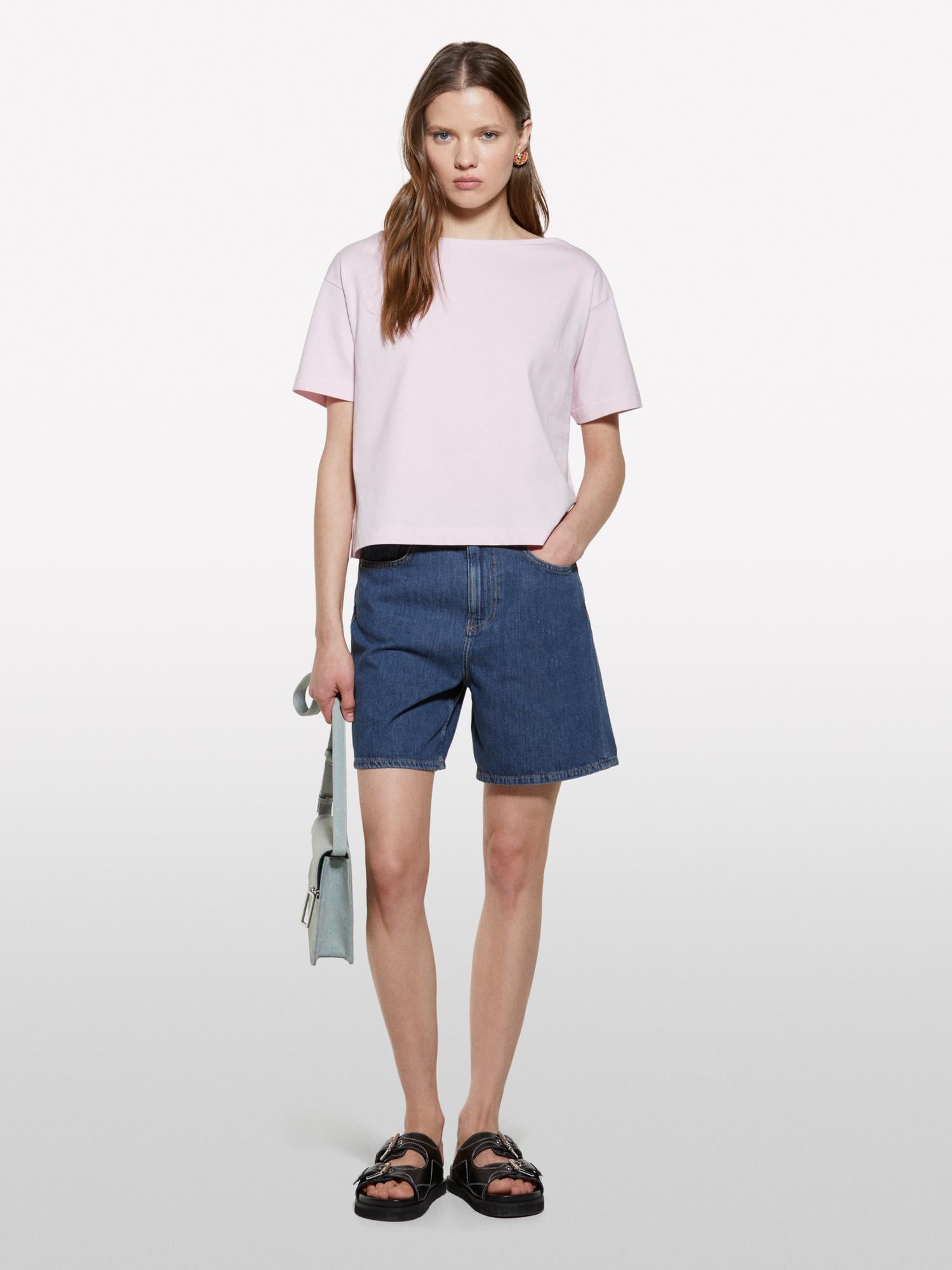  Kadın Açık Pembe %100 Pamuk Kayık Yaka Boxy Fit Crop T-Shirt