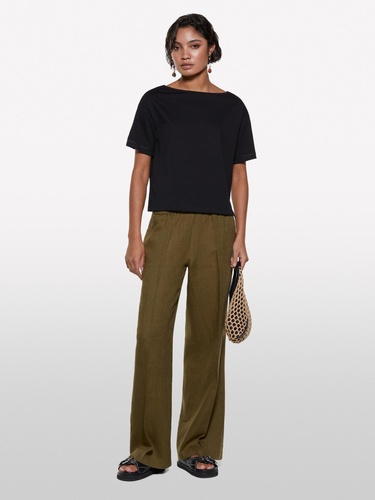  Kadın Siyah %100 Pamuk Kayık Yaka Boxy Fit Crop T-Shirt