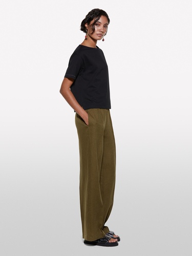  Kadın Siyah %100 Pamuk Kayık Yaka Boxy Fit Crop T-Shirt